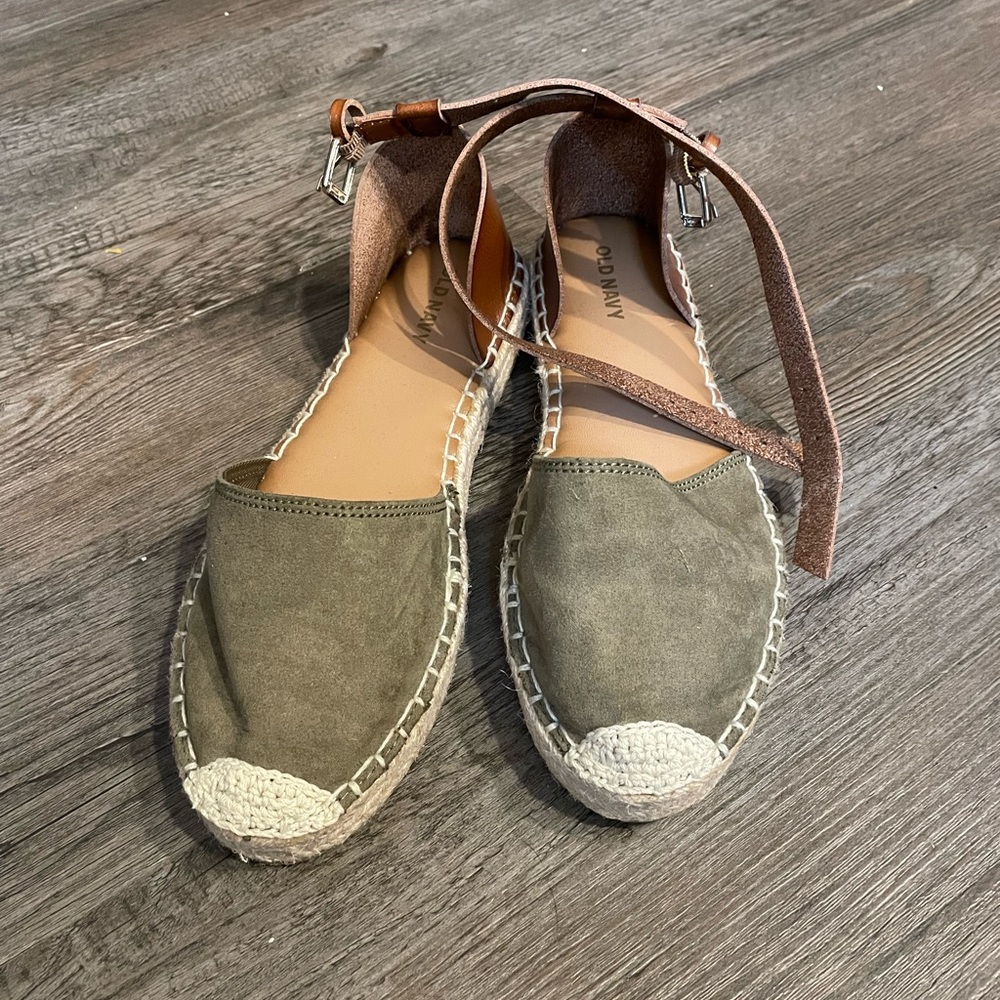 Shoes - Picture 2 of 2